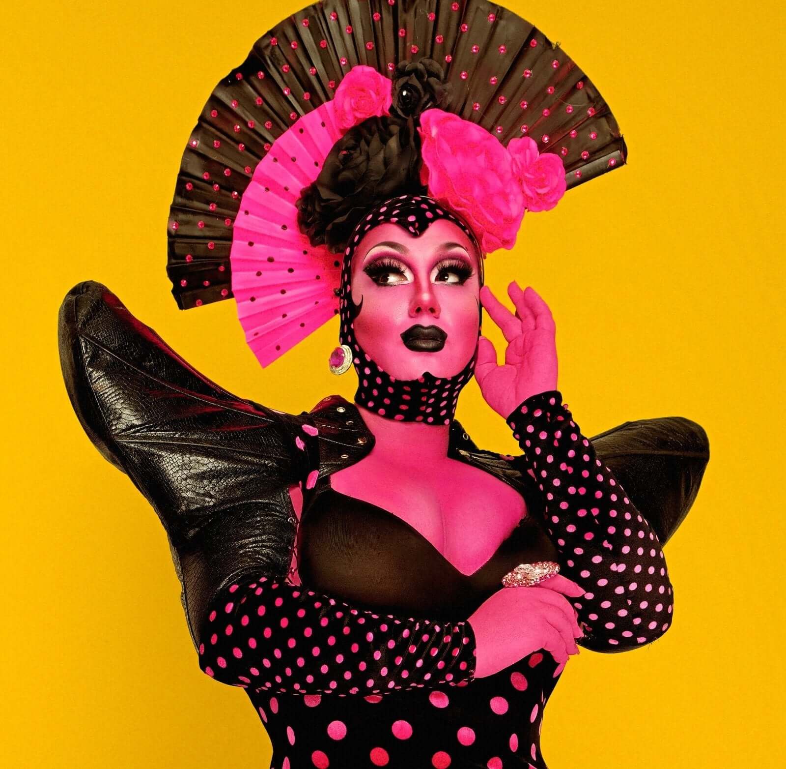 Translation missing: pt-PT.Estrella Xtravaganza - Plastic Books: Estrella Xtravaganza