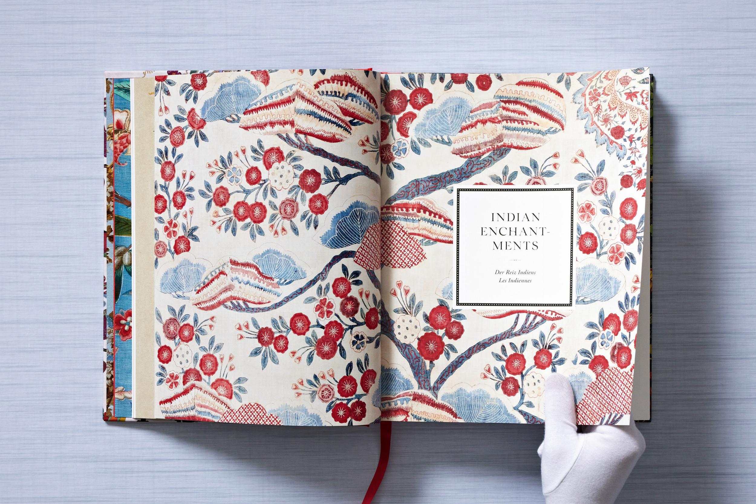 The Book of Printed Fabrics. from the 16th Century Until Today – Plastic Books