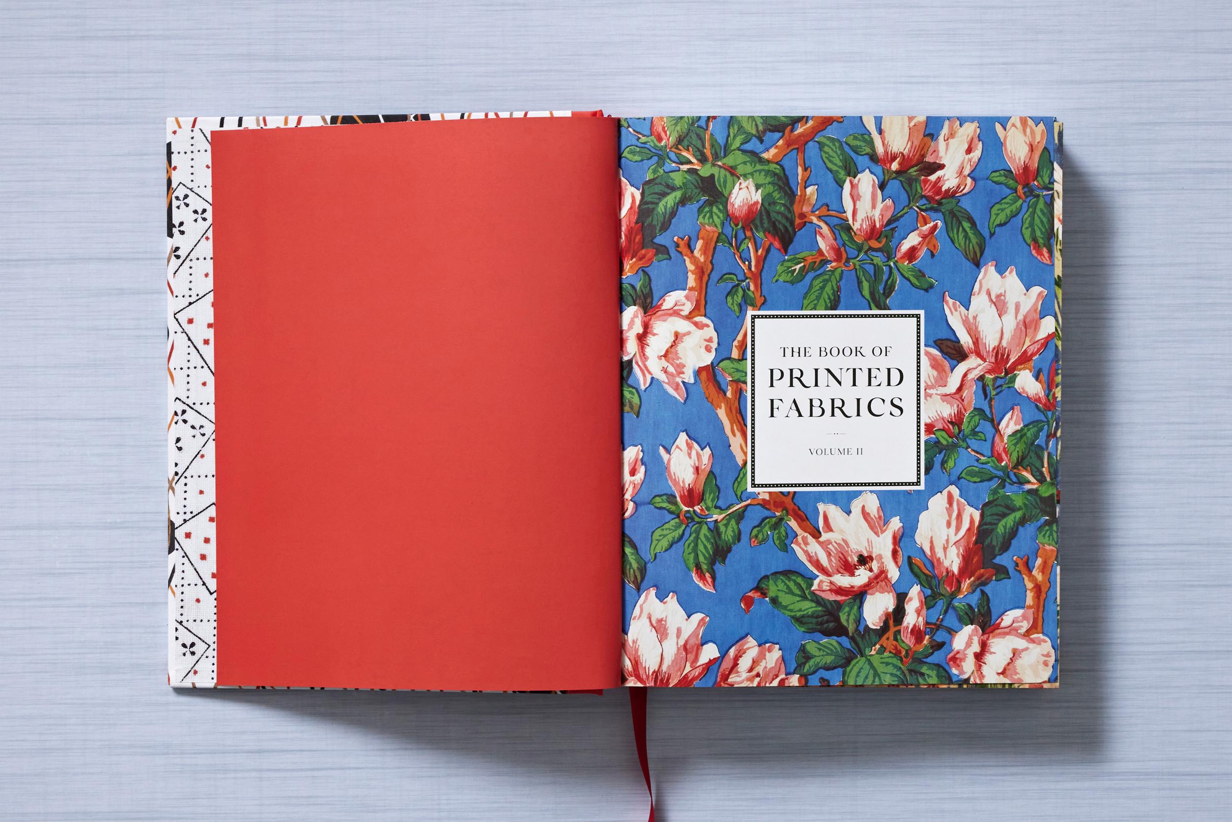 The Book of Printed Fabrics. from the 16th Century Until Today – Plastic Books