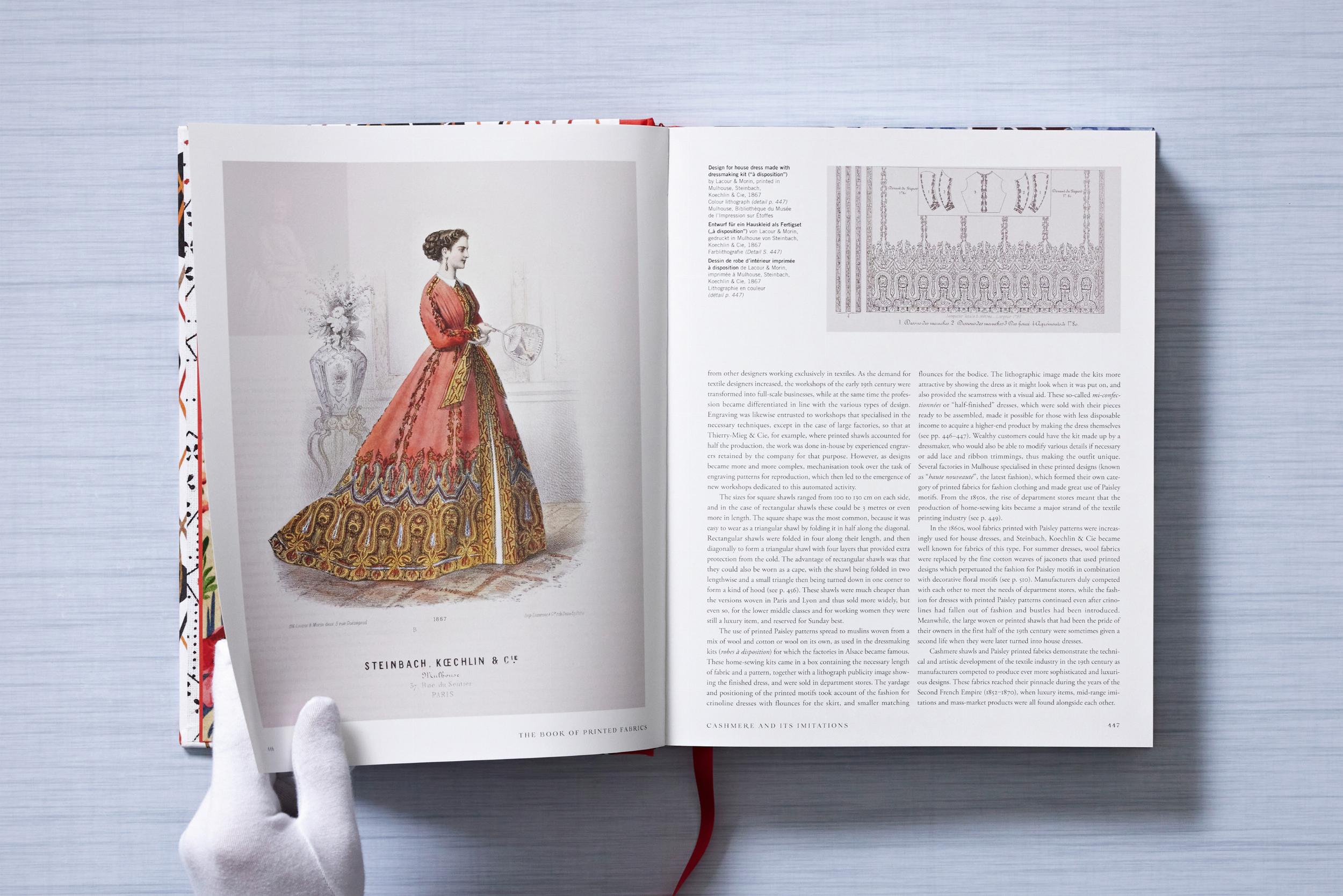 The Book of Printed Fabrics. from the 16th Century Until Today – Plastic Books